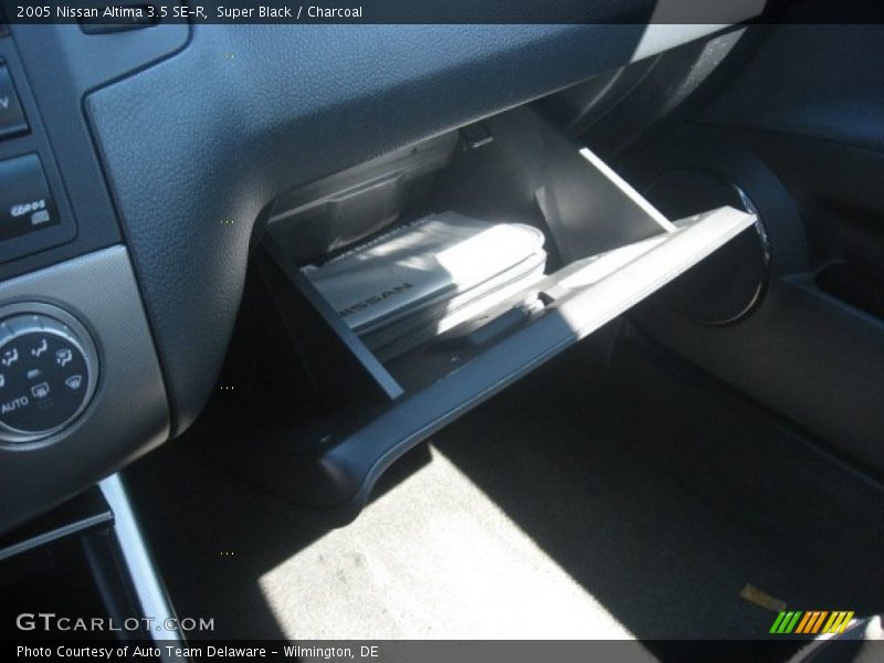 Super Black / Charcoal 2005 Nissan Altima 3.5 SE-R