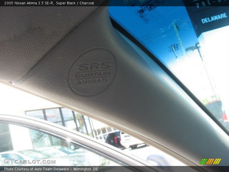 Super Black / Charcoal 2005 Nissan Altima 3.5 SE-R