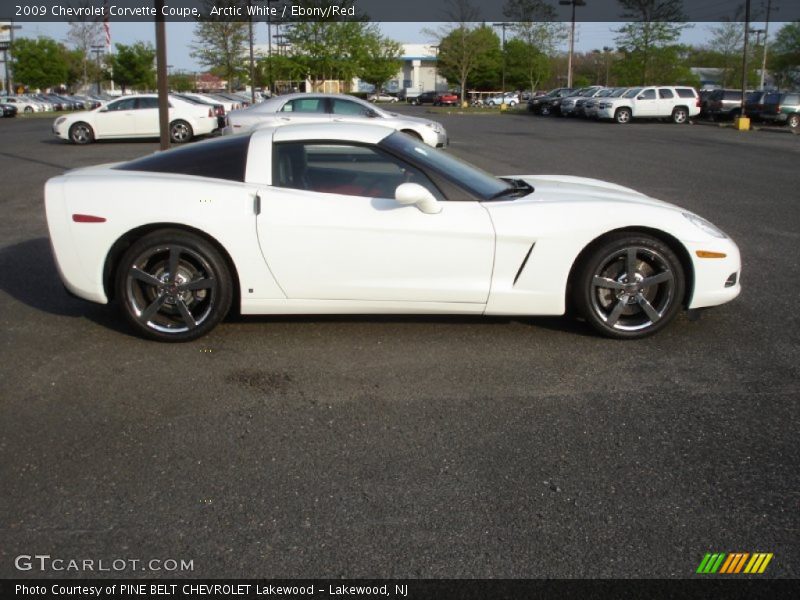 Arctic White / Ebony/Red 2009 Chevrolet Corvette Coupe