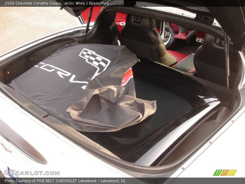 Arctic White / Ebony/Red 2009 Chevrolet Corvette Coupe