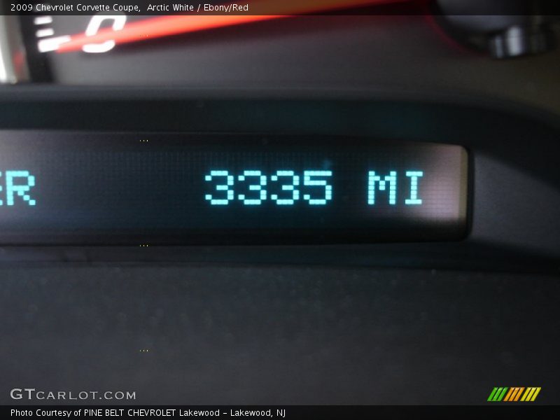 Arctic White / Ebony/Red 2009 Chevrolet Corvette Coupe