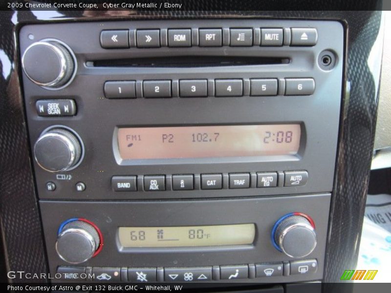 Controls of 2009 Corvette Coupe