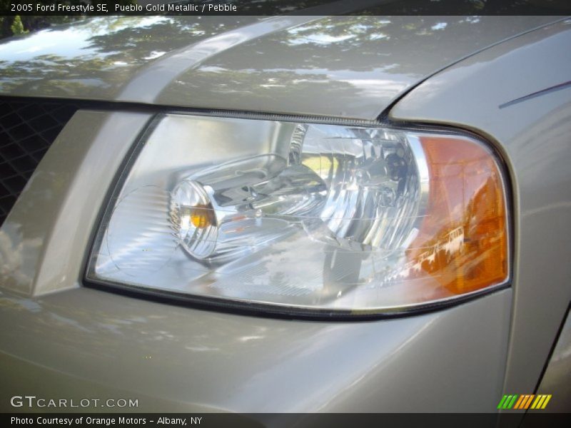 Pueblo Gold Metallic / Pebble 2005 Ford Freestyle SE