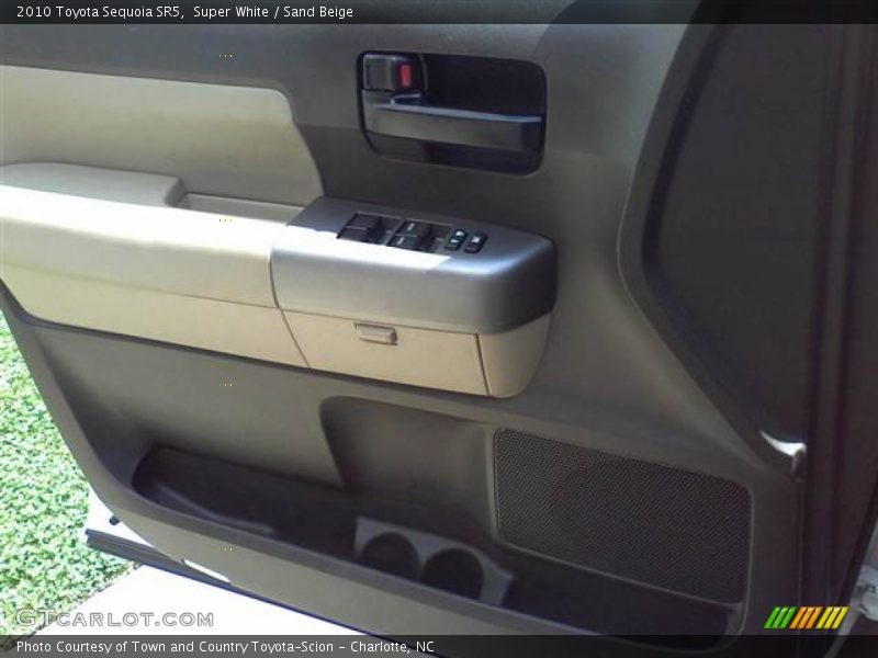 Super White / Sand Beige 2010 Toyota Sequoia SR5
