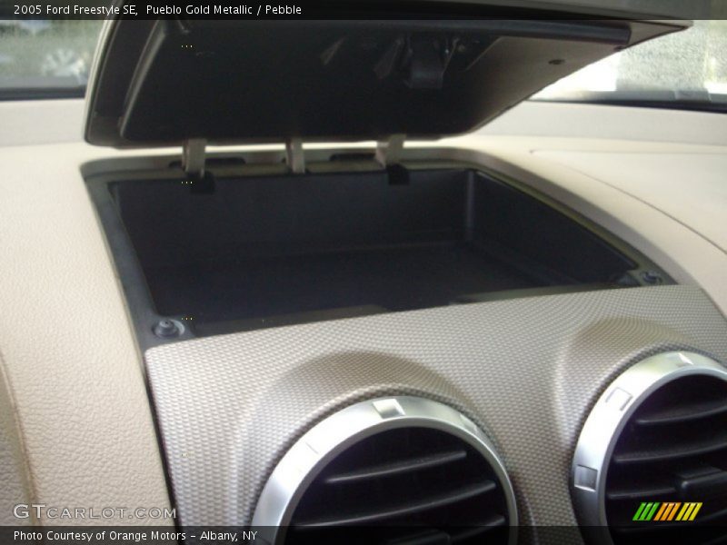 Pueblo Gold Metallic / Pebble 2005 Ford Freestyle SE