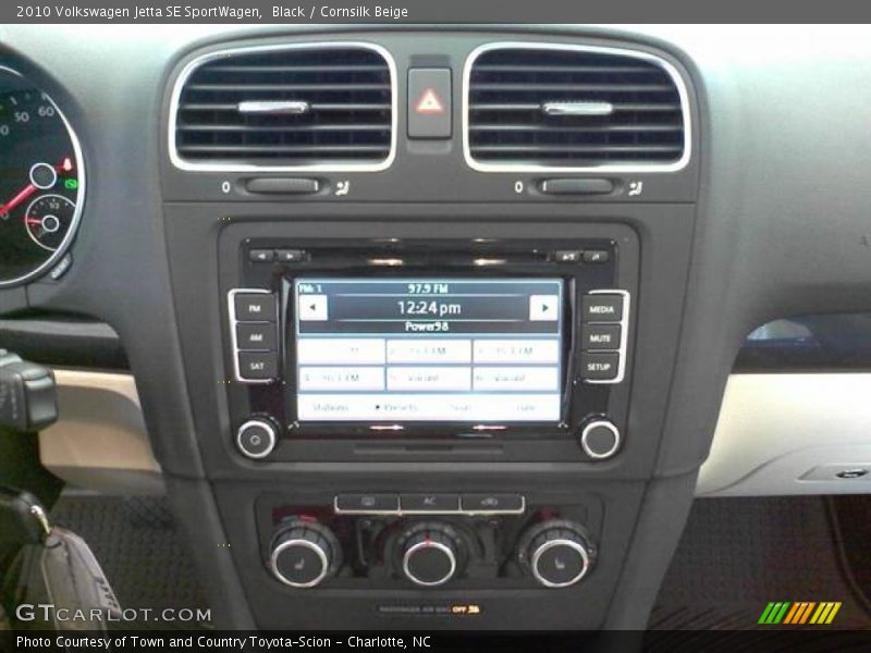 Controls of 2010 Jetta SE SportWagen