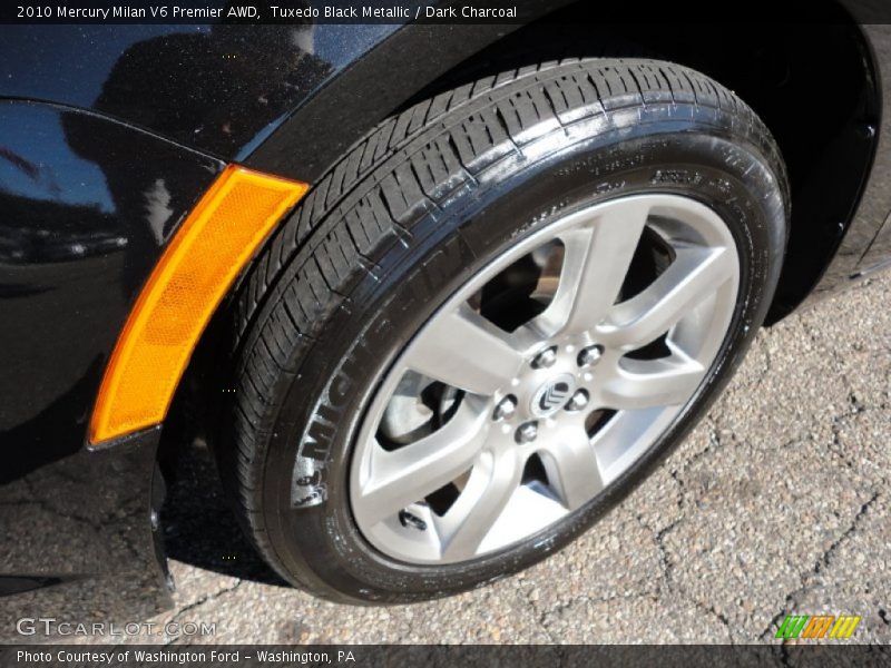 Tuxedo Black Metallic / Dark Charcoal 2010 Mercury Milan V6 Premier AWD