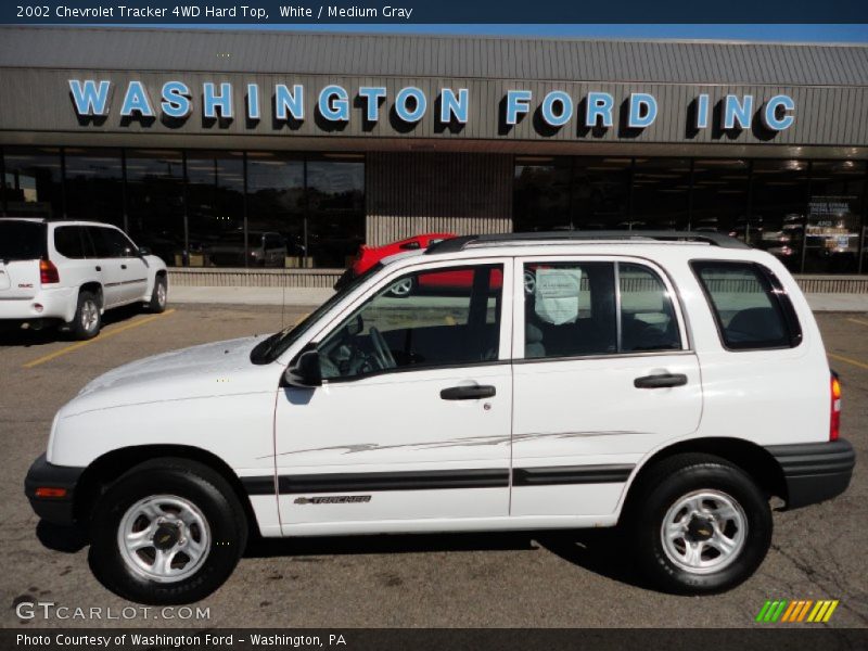 White / Medium Gray 2002 Chevrolet Tracker 4WD Hard Top
