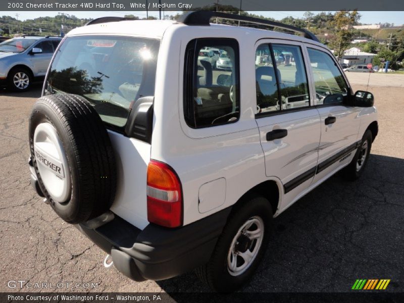 White / Medium Gray 2002 Chevrolet Tracker 4WD Hard Top