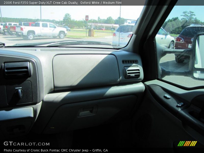 Oxford White / Medium Flint 2006 Ford F350 Super Duty XLT Crew Cab Dually