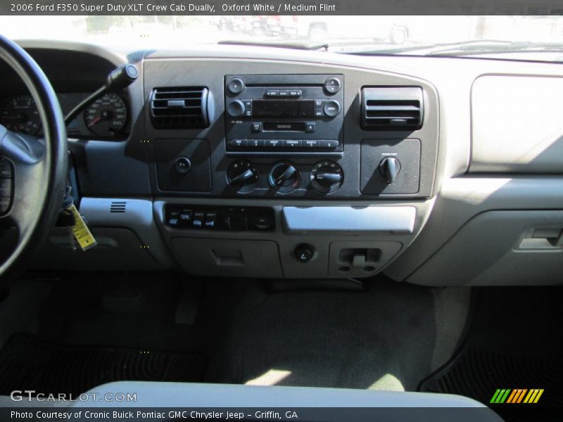 Oxford White / Medium Flint 2006 Ford F350 Super Duty XLT Crew Cab Dually
