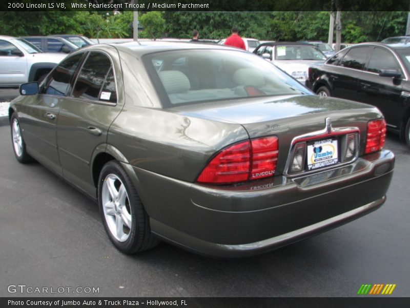White Pearlescent Tricoat / Medium Parchment 2000 Lincoln LS V8