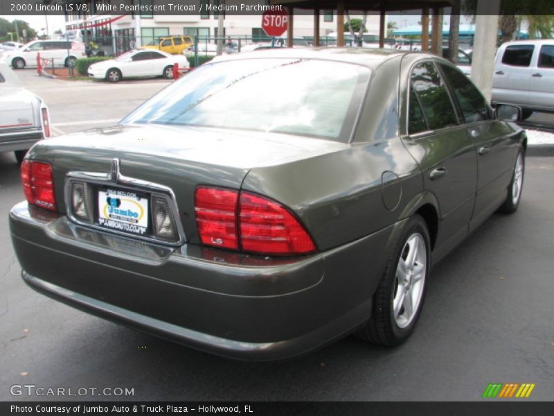 White Pearlescent Tricoat / Medium Parchment 2000 Lincoln LS V8