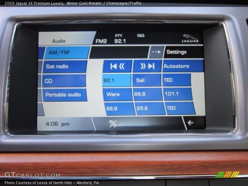 Winter Gold Metallic / Champagne/Truffle 2009 Jaguar XF Premium Luxury