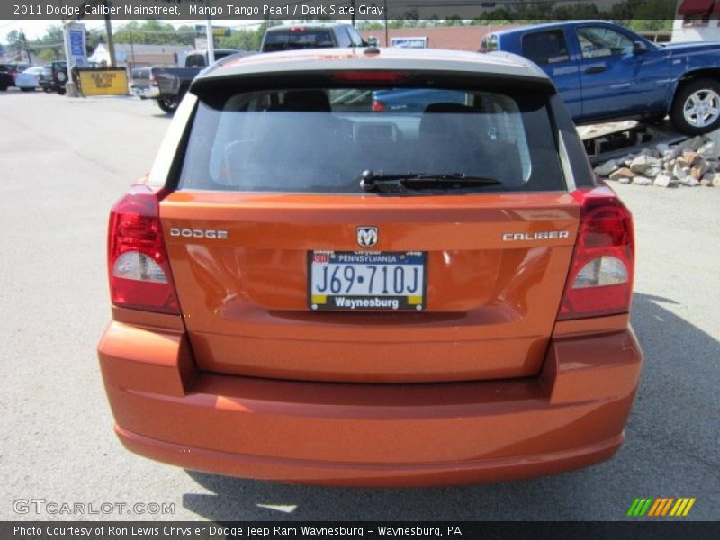 Mango Tango Pearl / Dark Slate Gray 2011 Dodge Caliber Mainstreet