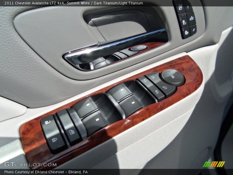 Summit White / Dark Titanium/Light Titanium 2011 Chevrolet Avalanche LTZ 4x4