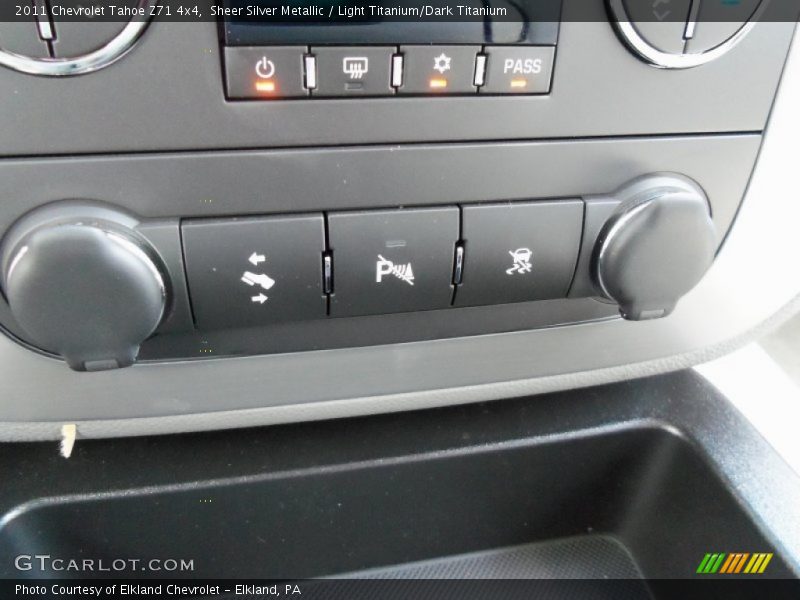 Sheer Silver Metallic / Light Titanium/Dark Titanium 2011 Chevrolet Tahoe Z71 4x4
