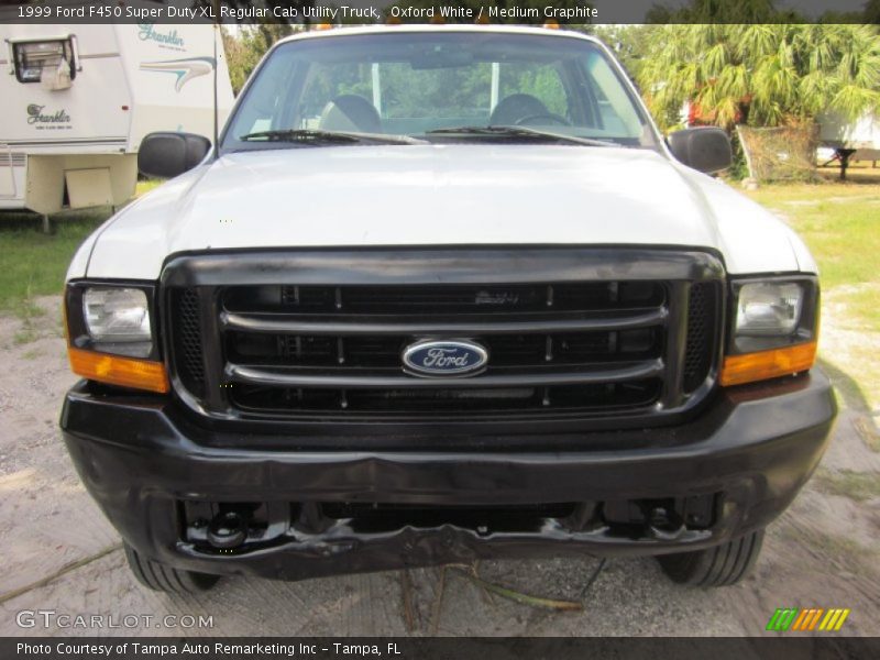 Oxford White / Medium Graphite 1999 Ford F450 Super Duty XL Regular Cab Utility Truck