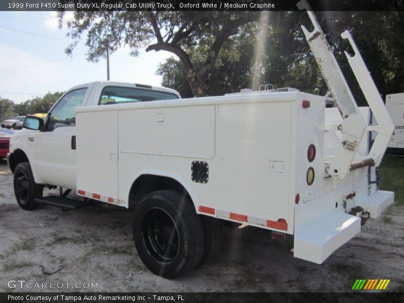 Oxford White / Medium Graphite 1999 Ford F450 Super Duty XL Regular Cab Utility Truck