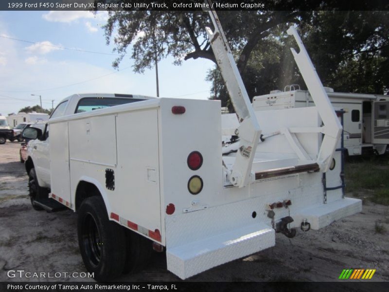 Oxford White / Medium Graphite 1999 Ford F450 Super Duty XL Regular Cab Utility Truck