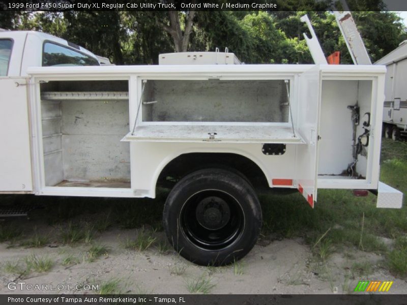 Oxford White / Medium Graphite 1999 Ford F450 Super Duty XL Regular Cab Utility Truck