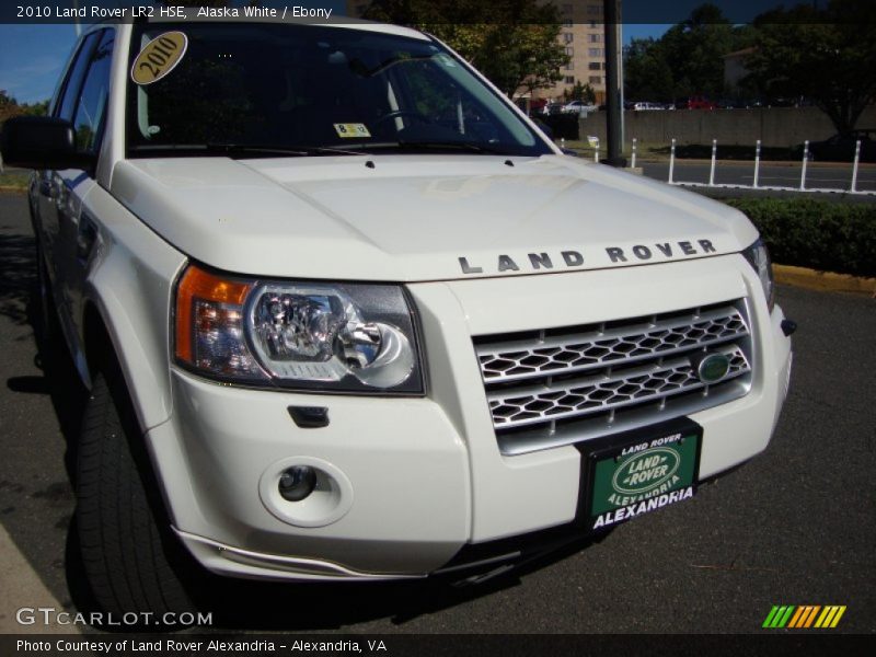 Alaska White / Ebony 2010 Land Rover LR2 HSE