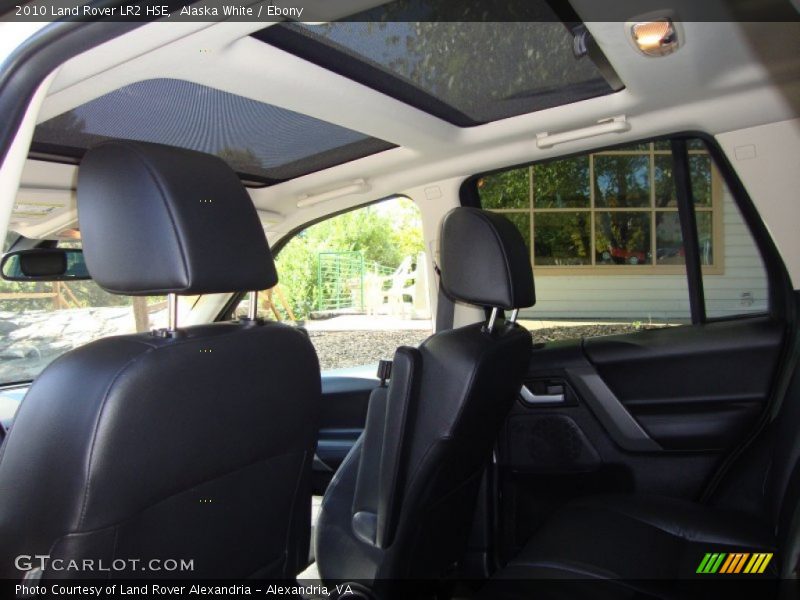 Alaska White / Ebony 2010 Land Rover LR2 HSE