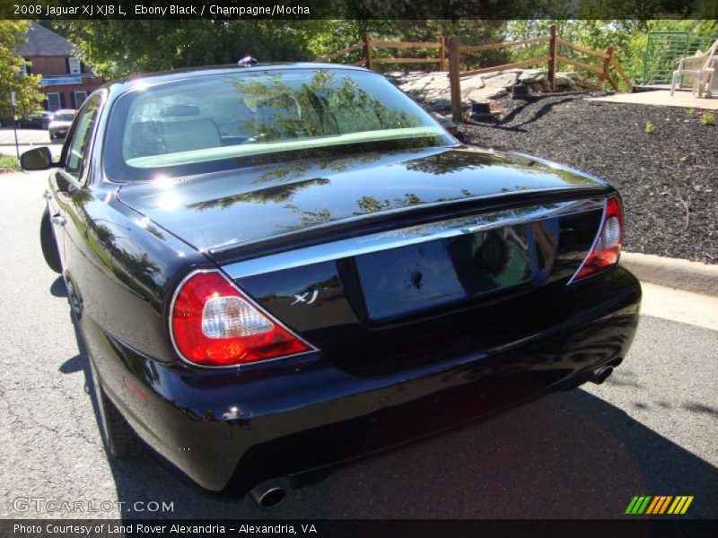 Ebony Black / Champagne/Mocha 2008 Jaguar XJ XJ8 L