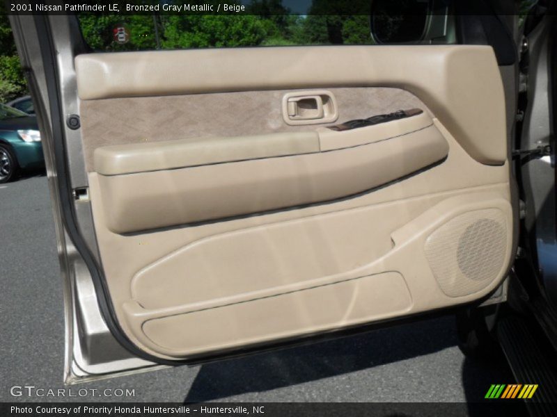 Bronzed Gray Metallic / Beige 2001 Nissan Pathfinder LE