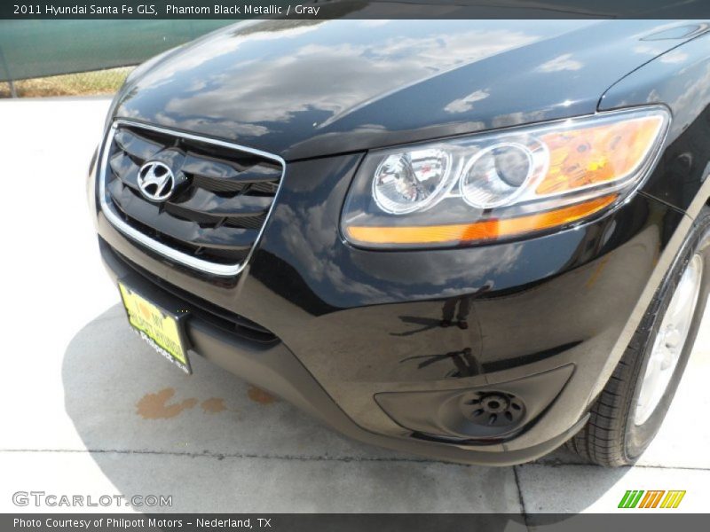 Phantom Black Metallic / Gray 2011 Hyundai Santa Fe GLS