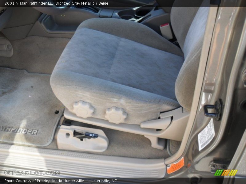 Bronzed Gray Metallic / Beige 2001 Nissan Pathfinder LE