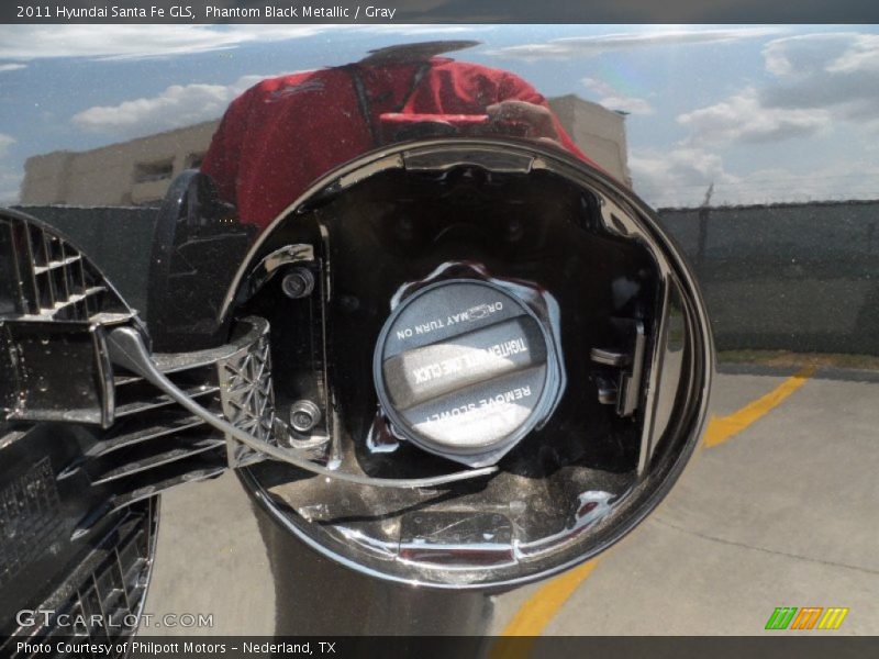 Phantom Black Metallic / Gray 2011 Hyundai Santa Fe GLS
