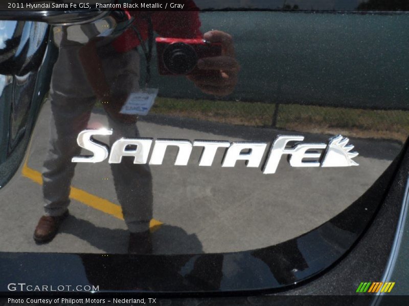 Phantom Black Metallic / Gray 2011 Hyundai Santa Fe GLS
