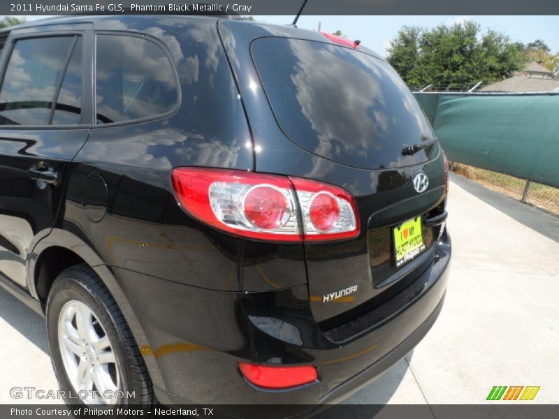 Phantom Black Metallic / Gray 2011 Hyundai Santa Fe GLS