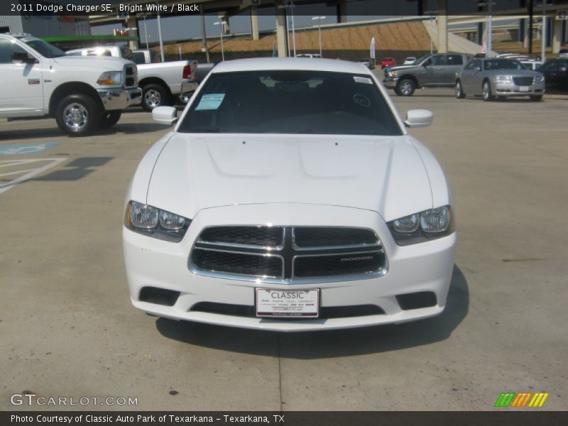 Bright White / Black 2011 Dodge Charger SE
