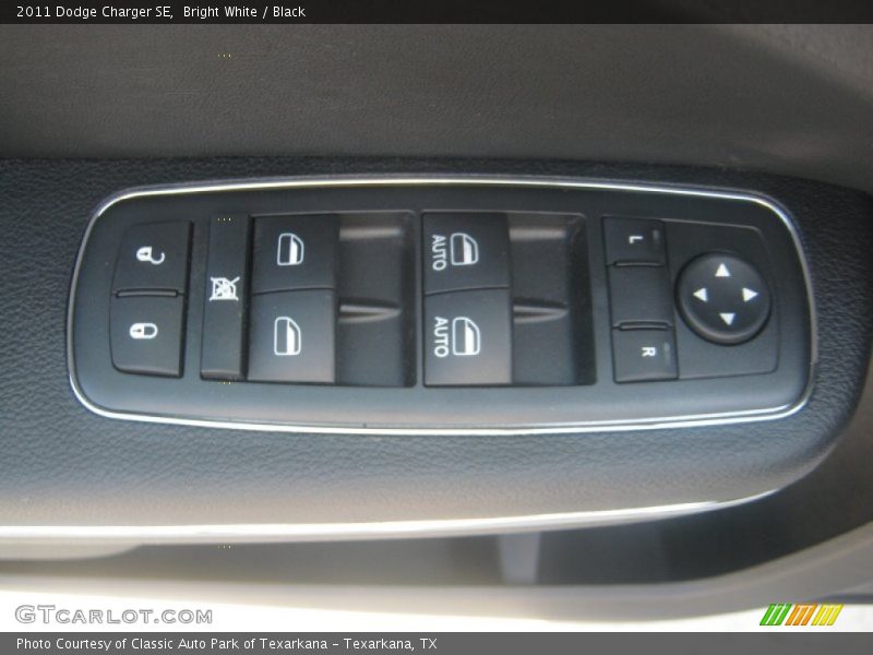 Bright White / Black 2011 Dodge Charger SE