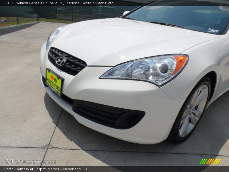 Karussell White / Black Cloth 2012 Hyundai Genesis Coupe 2.0T