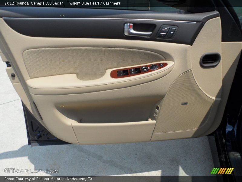 Door Panel of 2012 Genesis 3.8 Sedan