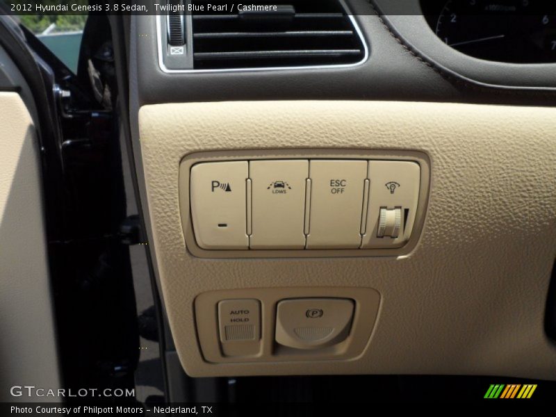 Controls of 2012 Genesis 3.8 Sedan