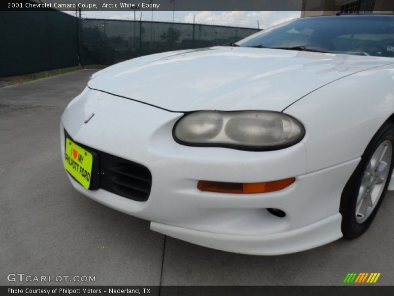 Arctic White / Ebony 2001 Chevrolet Camaro Coupe
