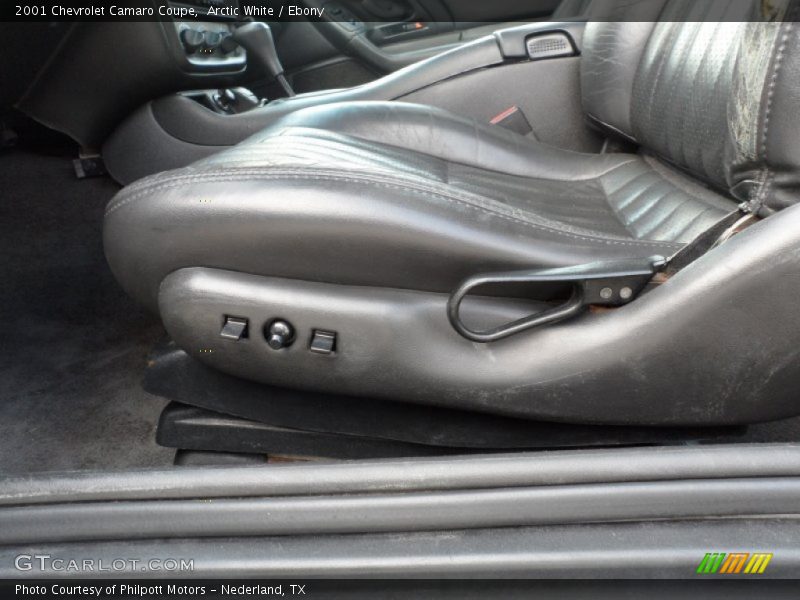 Arctic White / Ebony 2001 Chevrolet Camaro Coupe