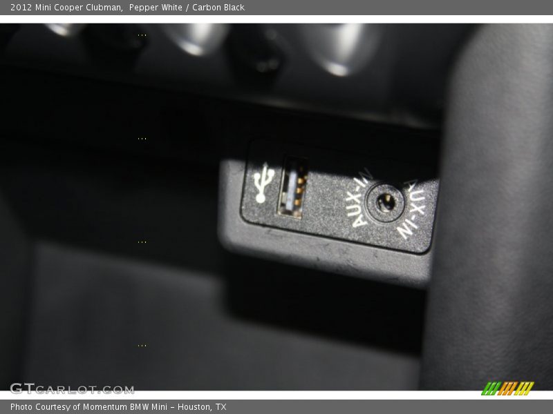 Pepper White / Carbon Black 2012 Mini Cooper Clubman