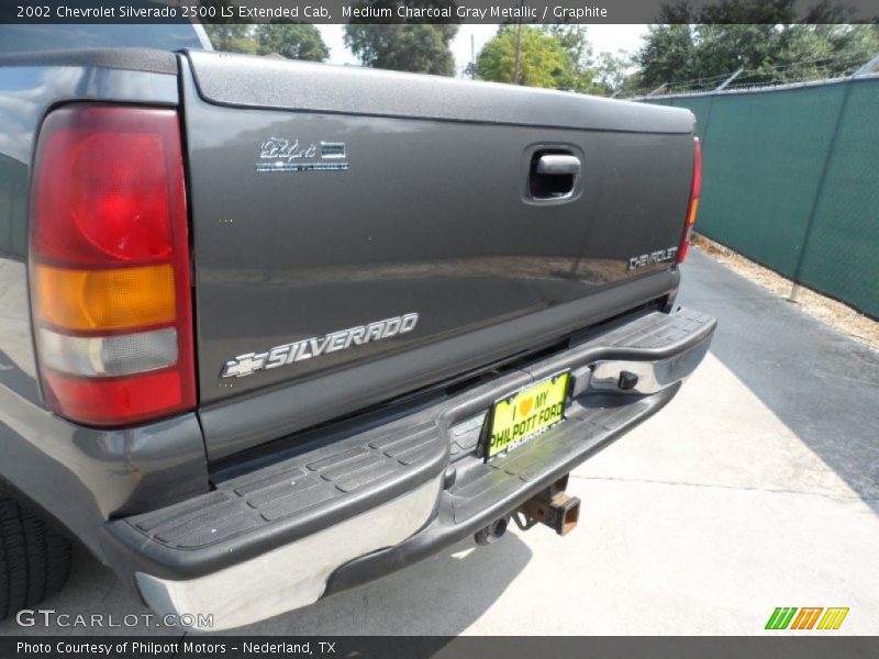 Medium Charcoal Gray Metallic / Graphite 2002 Chevrolet Silverado 2500 LS Extended Cab