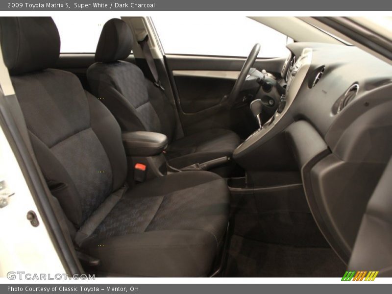 Super White / Dark Charcoal 2009 Toyota Matrix S