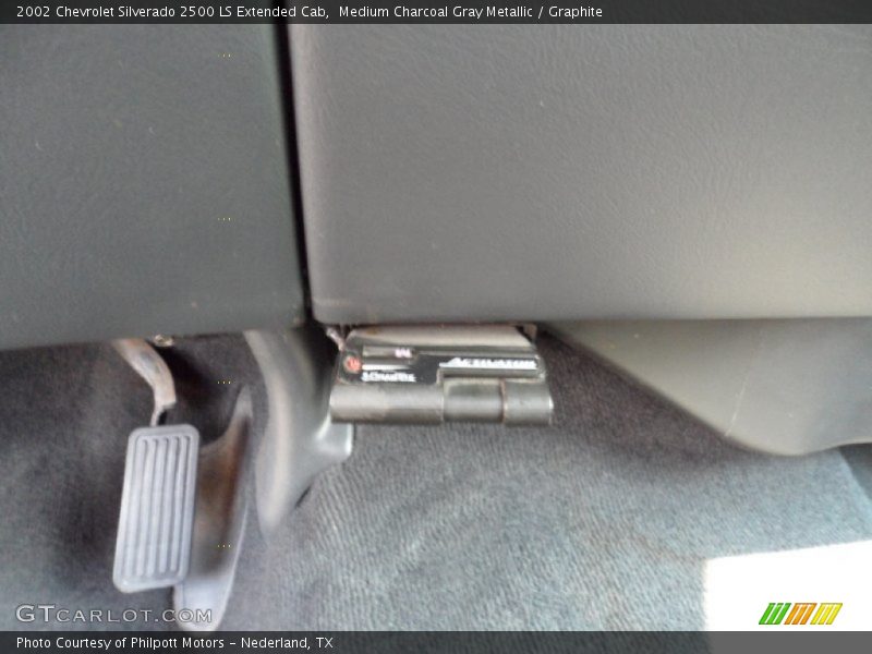 Medium Charcoal Gray Metallic / Graphite 2002 Chevrolet Silverado 2500 LS Extended Cab