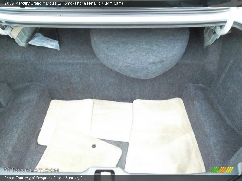 Smokestone Metallic / Light Camel 2009 Mercury Grand Marquis LS