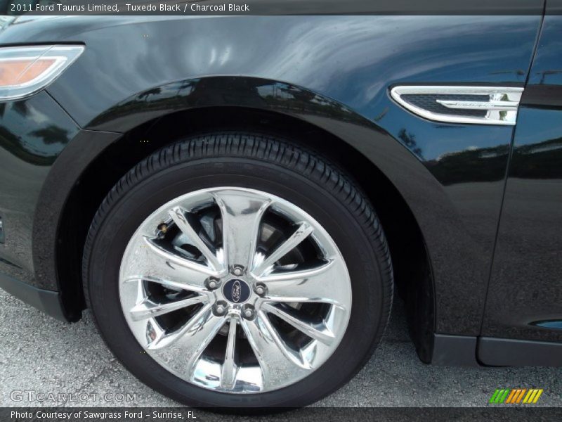 Tuxedo Black / Charcoal Black 2011 Ford Taurus Limited