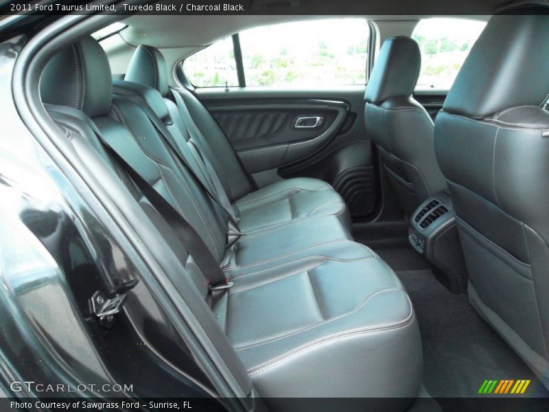 Tuxedo Black / Charcoal Black 2011 Ford Taurus Limited