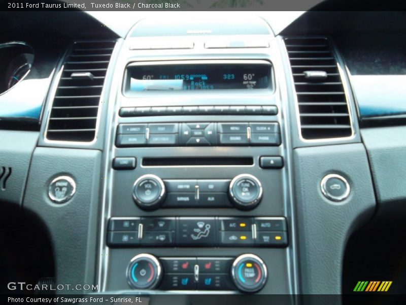 Tuxedo Black / Charcoal Black 2011 Ford Taurus Limited