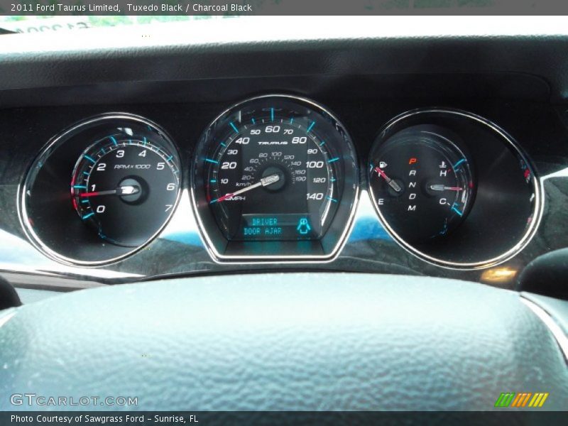 Tuxedo Black / Charcoal Black 2011 Ford Taurus Limited